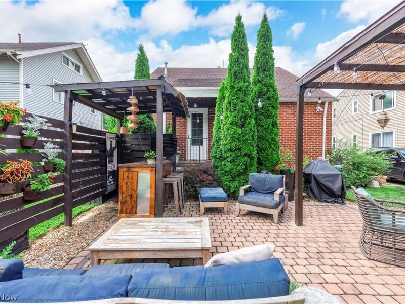 16800 Pilgrim Avenue, Cleveland, OH 44111 Photo 6