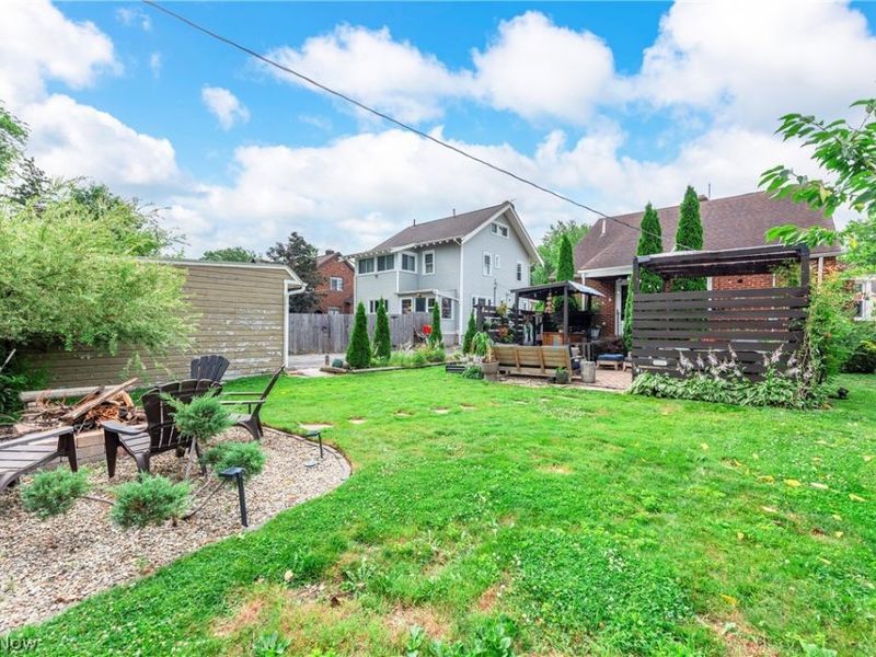 16800 Pilgrim Avenue, Cleveland, OH 44111 Photo 7