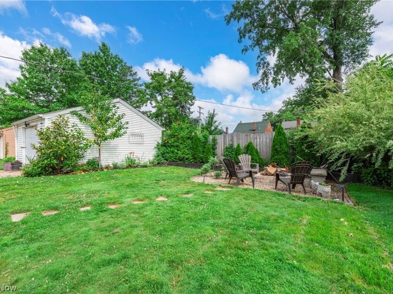 16800 Pilgrim Avenue, Cleveland, OH 44111 Photo 8