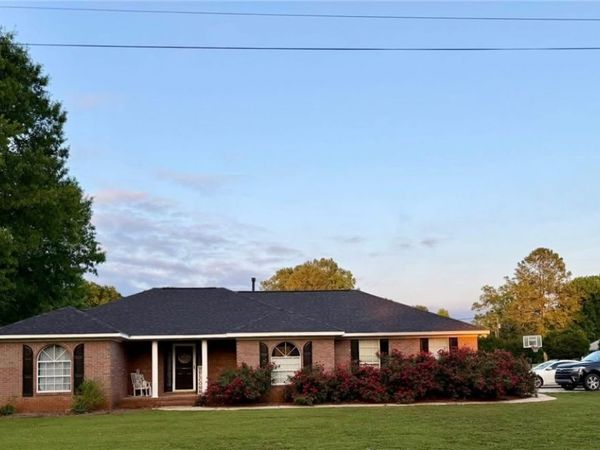 143 Forest CIR Circle, Centreville, AL 35042
