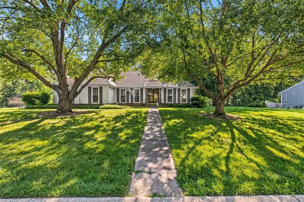 6809 N Agnes Avenue, Gladstone, MO 64119 Main Photo