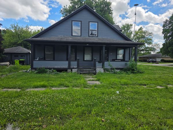 702 Locust Street , Carthage, IL 62321