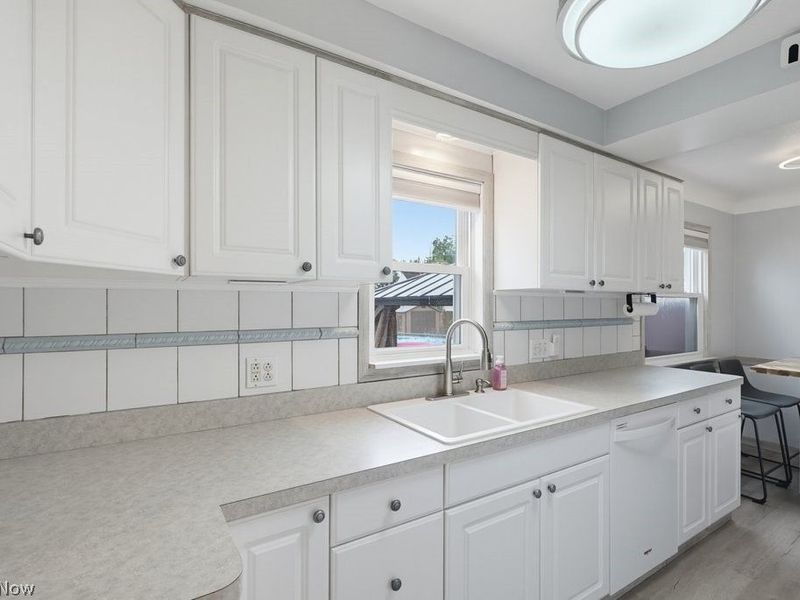 30426 Thomas Street, Willowick, OH 44095 Photo 6