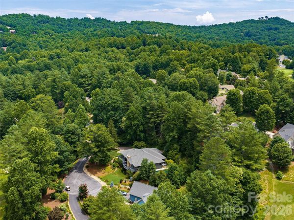 1071 Linkside Drive, Hendersonville, NC 28739