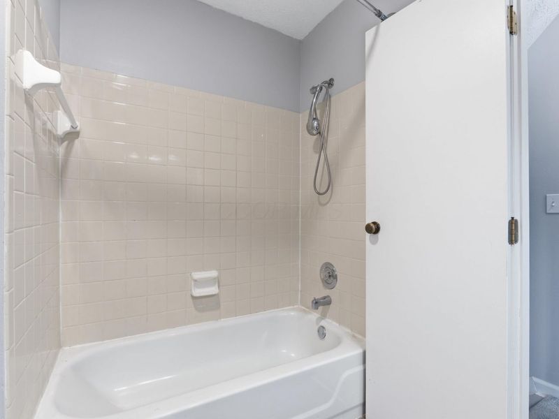 5100 Locust Post Lane, Columbus, OH 43230 Photo 16