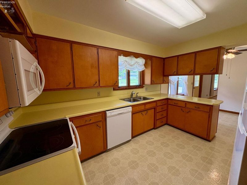 517 Buckeye Drive, Attica, OH 44807 Photo 13