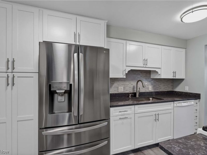 12900 Lake Avenue, Unit 626, Lakewood, OH 44107 Photo 17