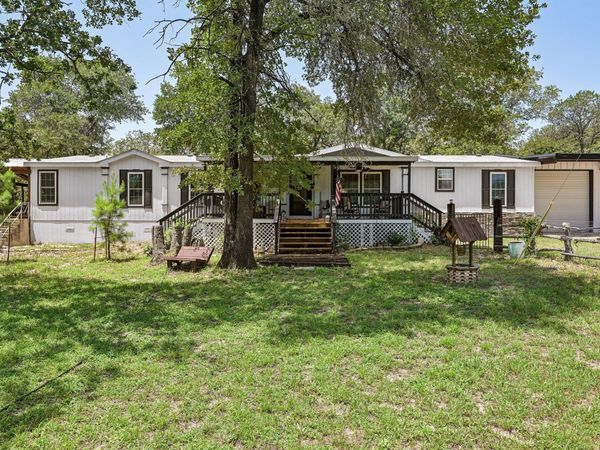541 Hidden Oaks DR, Elgin, TX 78621