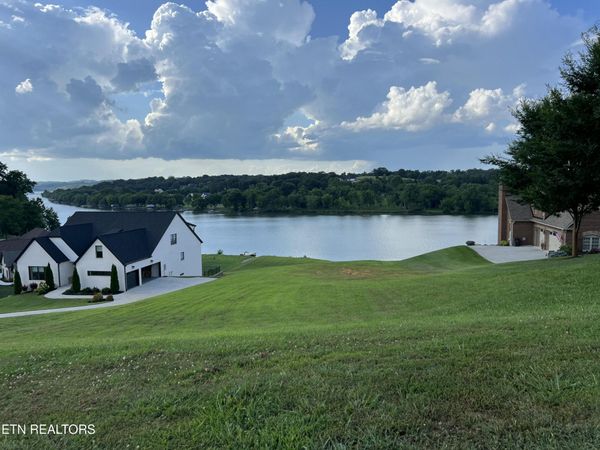 488 Silent River Lane, Loudon, TN 37774