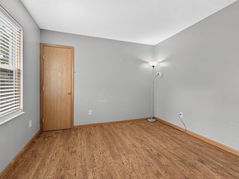 3885 Farm Brook Lane, Columbus, OH 43204 Photo 16