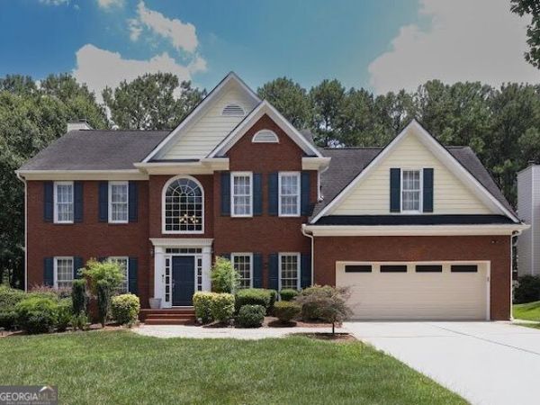 353 Lake Forest Court, Lawrenceville, GA 30043