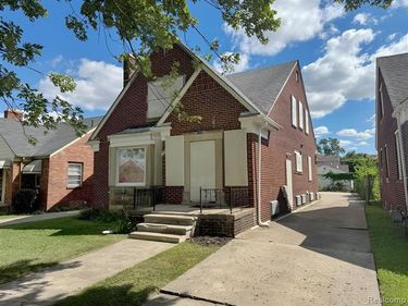 18700 Whitcomb Street, Detroit, MI 48235