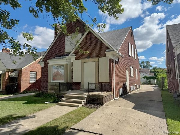 18700 Whitcomb Street, Detroit, MI 48235
