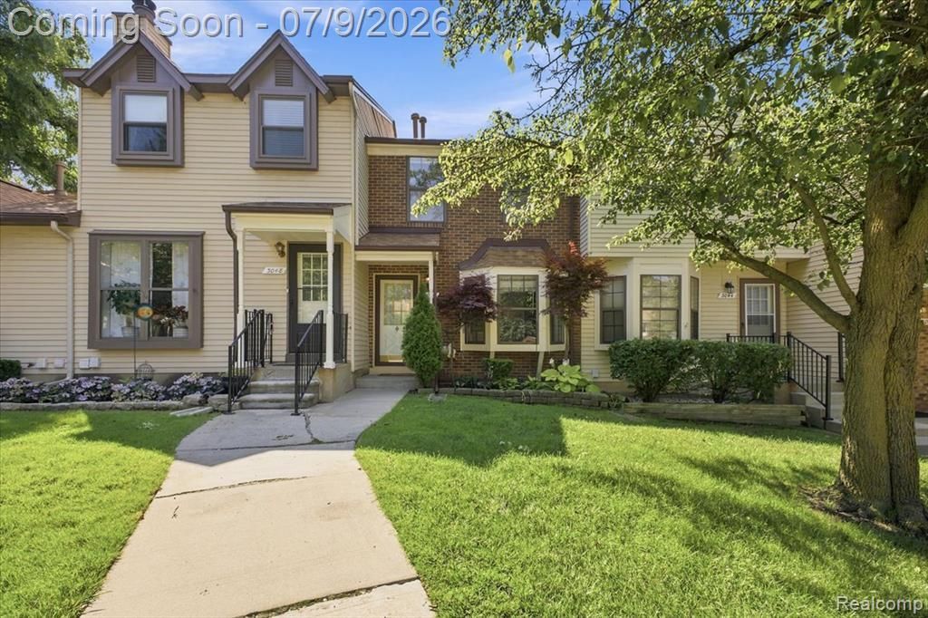 3046 Carly Court, Auburn Hills, MI 48326 Main Photo