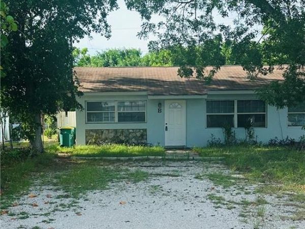 1215 S Alhambra CIR, Unit B, NAPLES, FL 34103