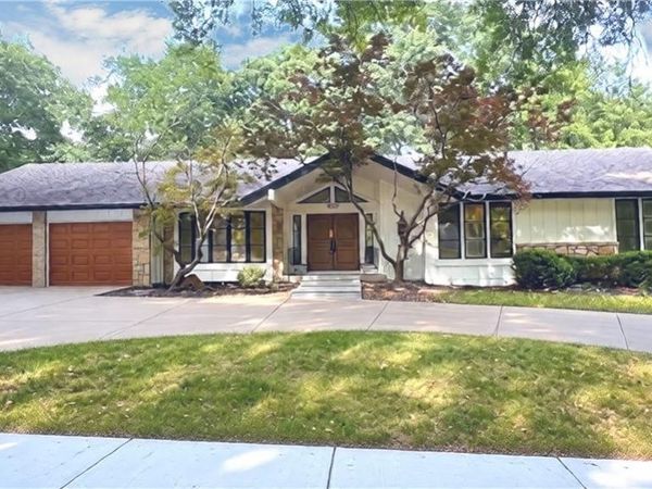 10229 Hemlock Drive, Overland Park, KS 66212