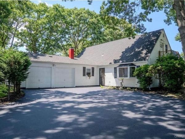 41 Fig Street, Central Islip, NY 11722