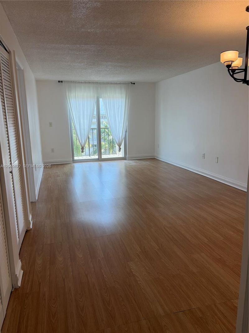 1150 Collins Ave , Unit 404, Miami Beach, FL 33139 Photo