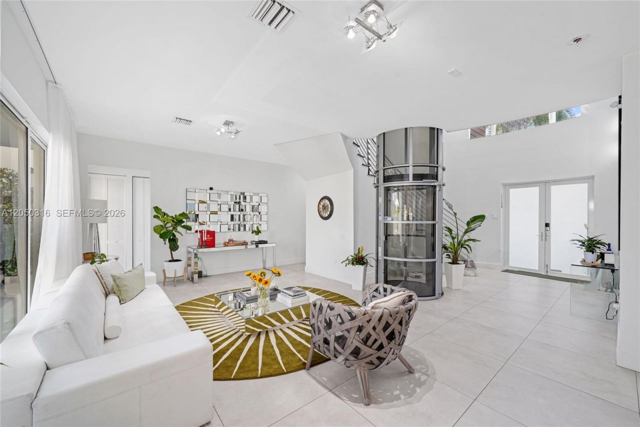 7515 NW 99th Ave, Doral, FL 33178 Photo