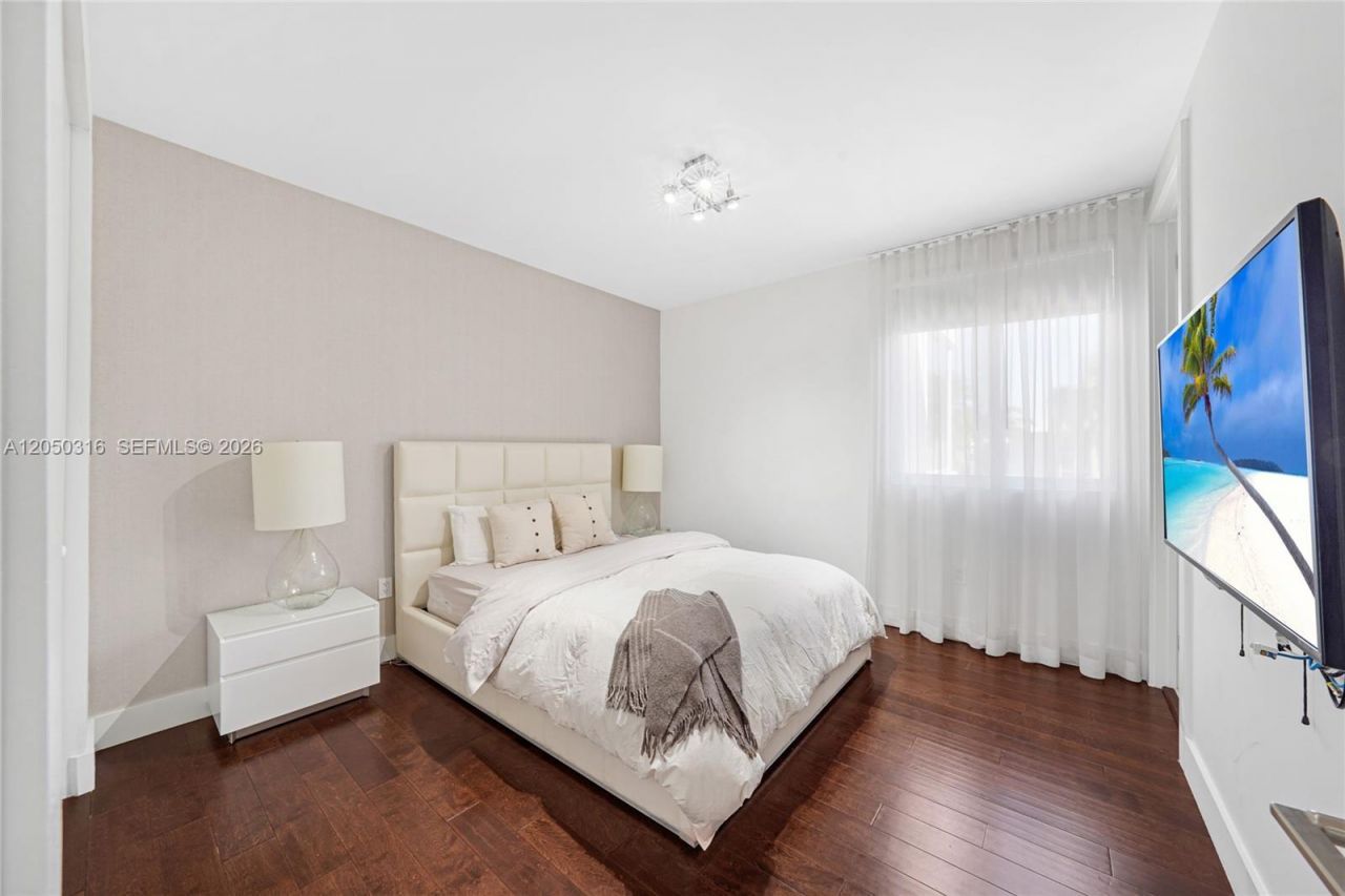 7515 NW 99th Ave, Doral, FL 33178 Photo