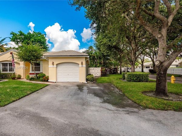 9852 NW 9th Ct , Plantation, FL 33324