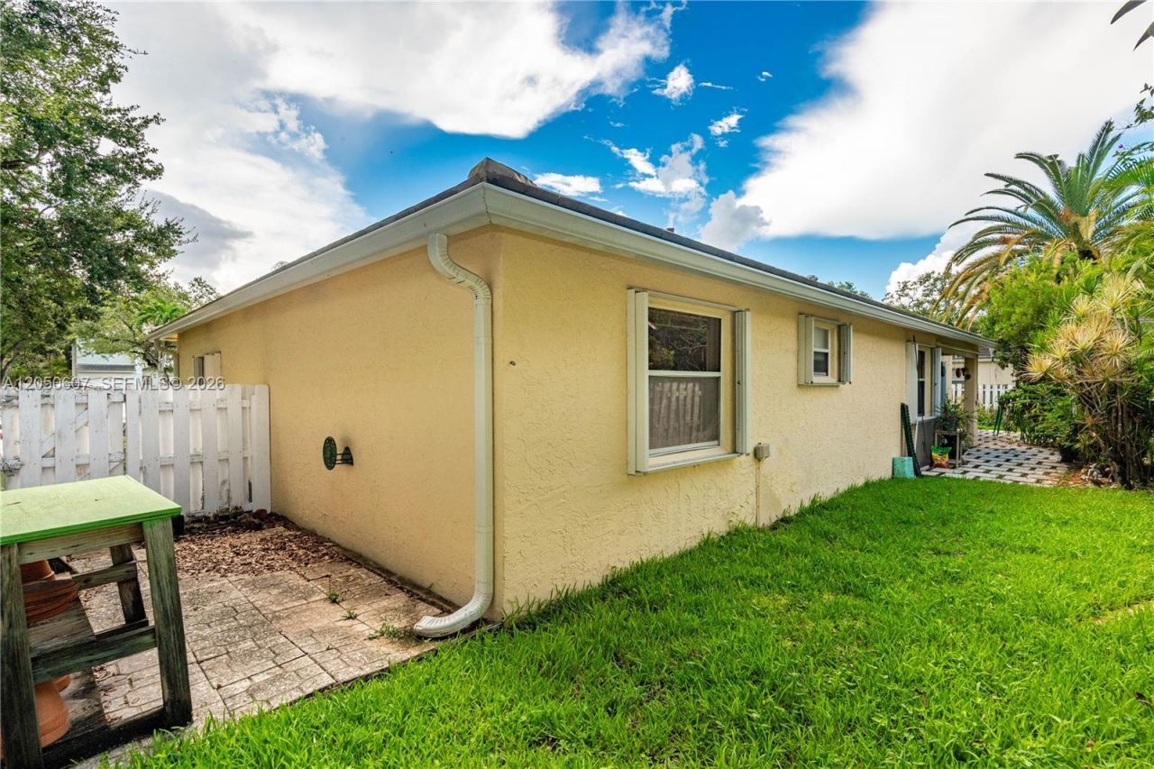 9852 NW 9th Ct , Plantation, FL 33324 Photo