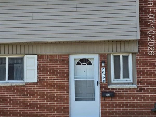 28928 Manchester Street , Westland, MI 48185