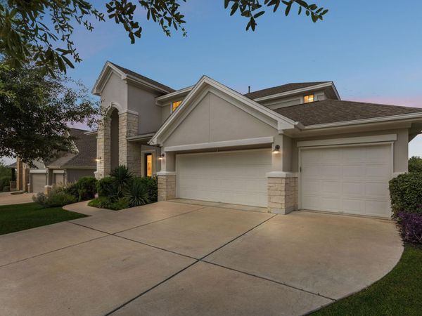 642 Jacksdaw DR, Austin, TX 78737