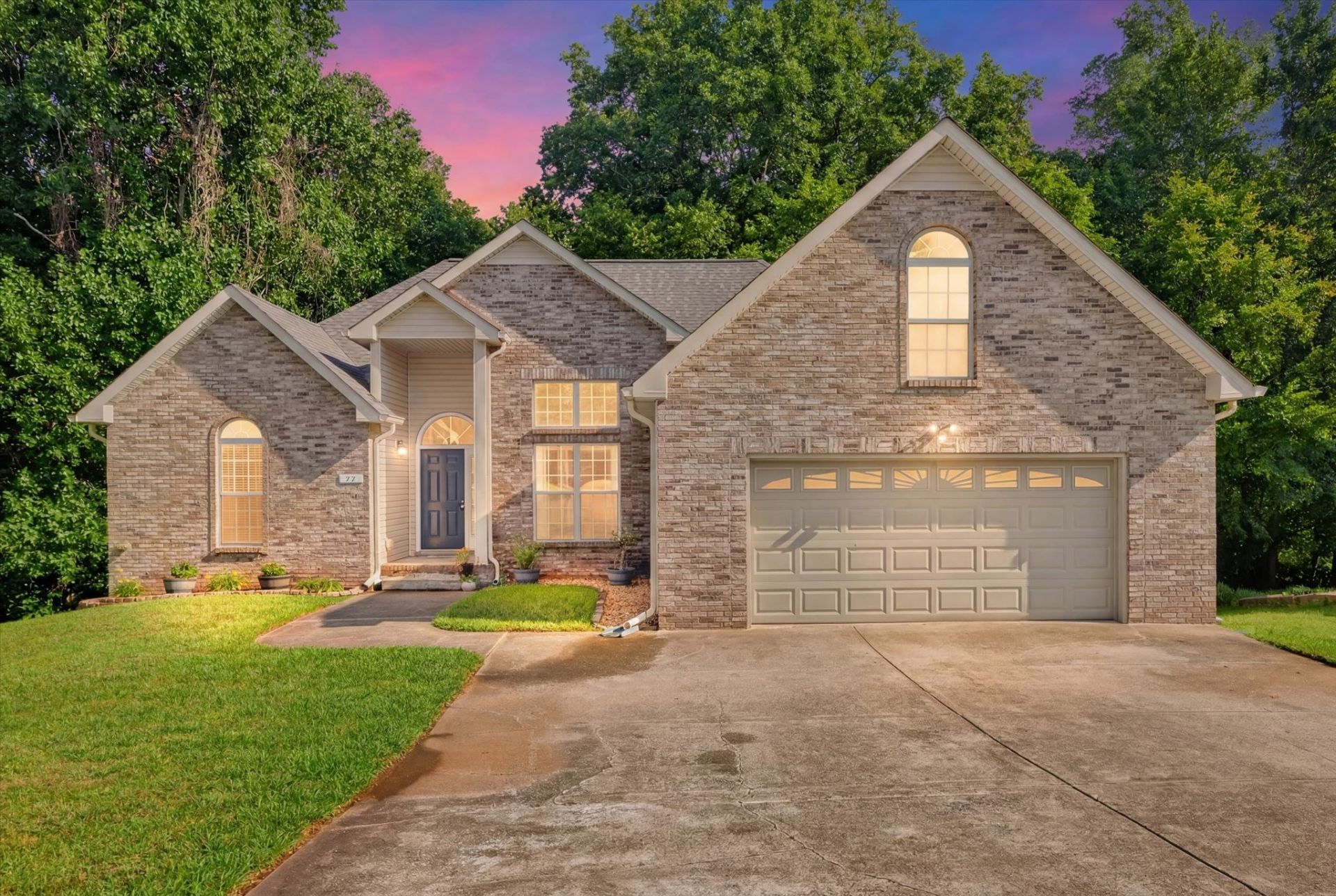 77 West Dr, Clarksville, TN 37040 Main Photo