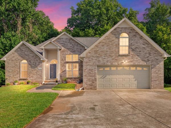 77 West Dr , Clarksville, TN 37040