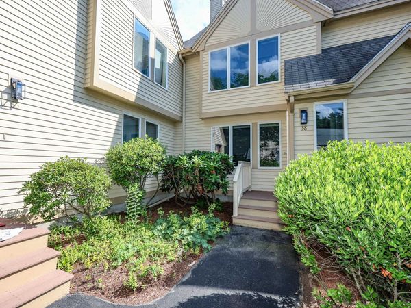 38 Dorchester Way, Unit 136, Nashua, NH 03064