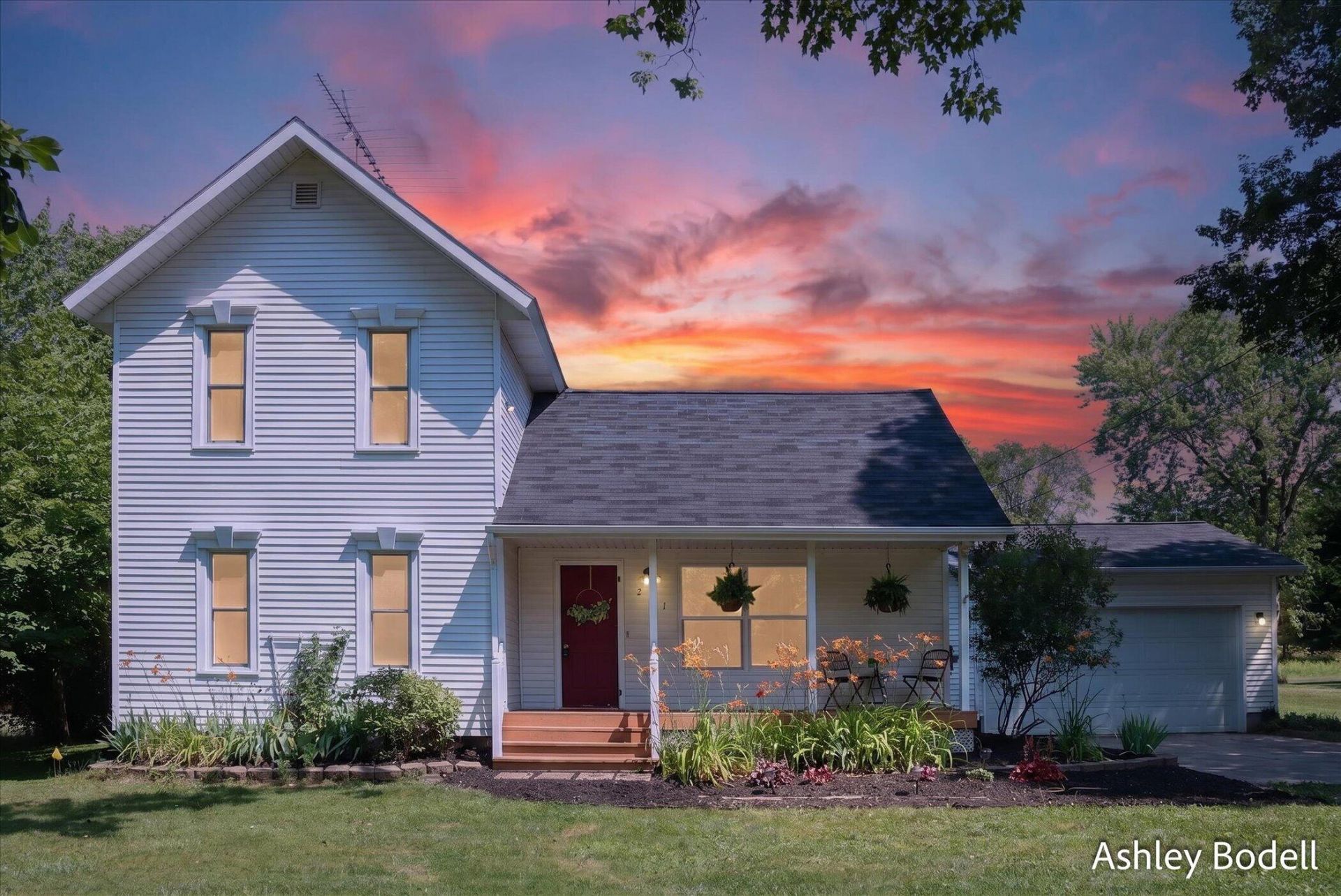 281 7 Mile Road Nw, Comstock Park, MI 49321 Main Photo
