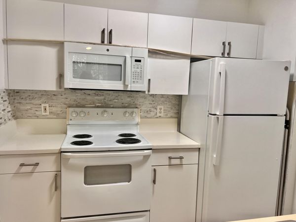 630 S Sapodilla Avenue, Unit 204, West Palm Beach, FL 33401