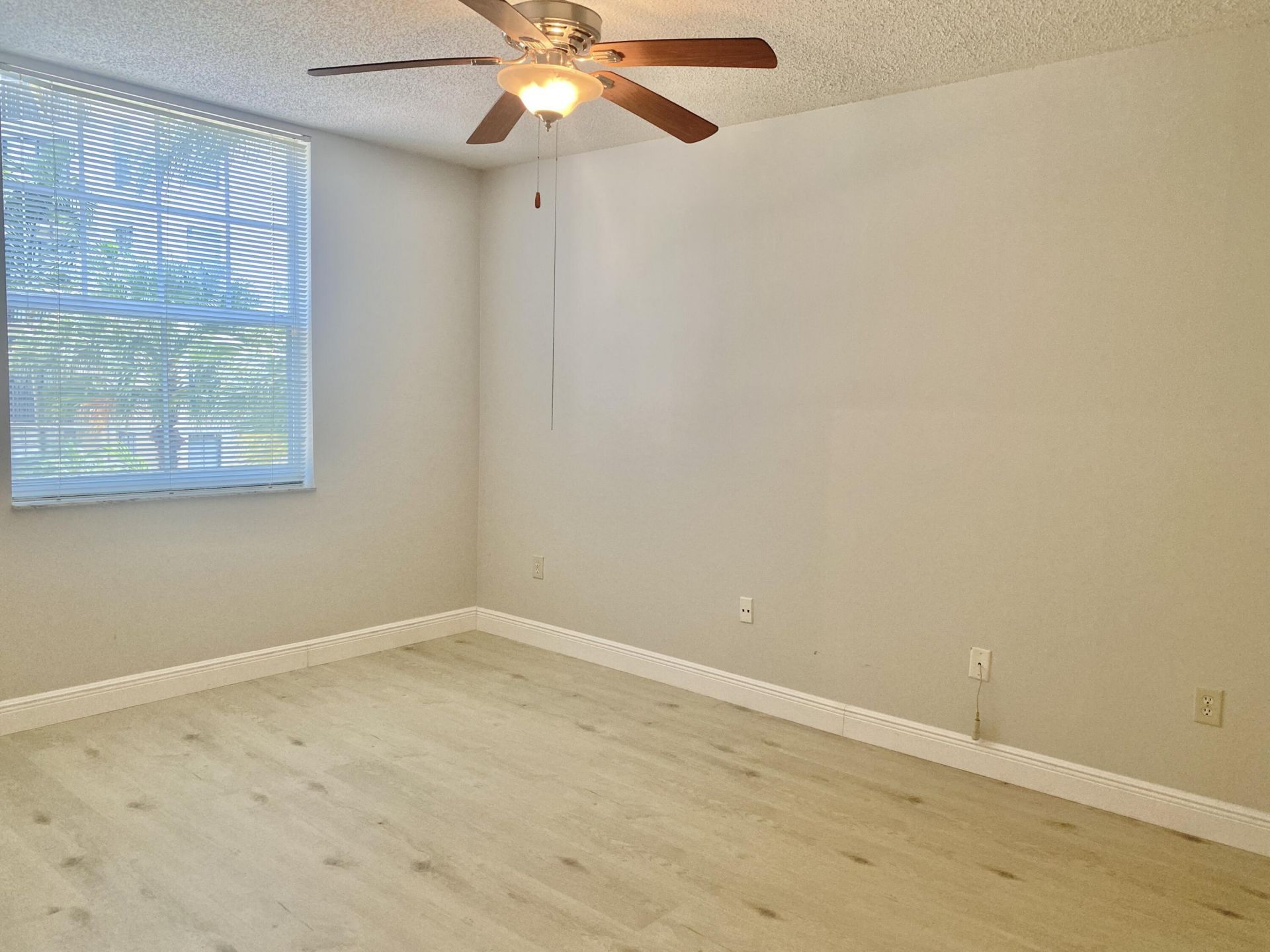 630 S Sapodilla Avenue, Unit 204, West Palm Beach, FL 33401 Photo