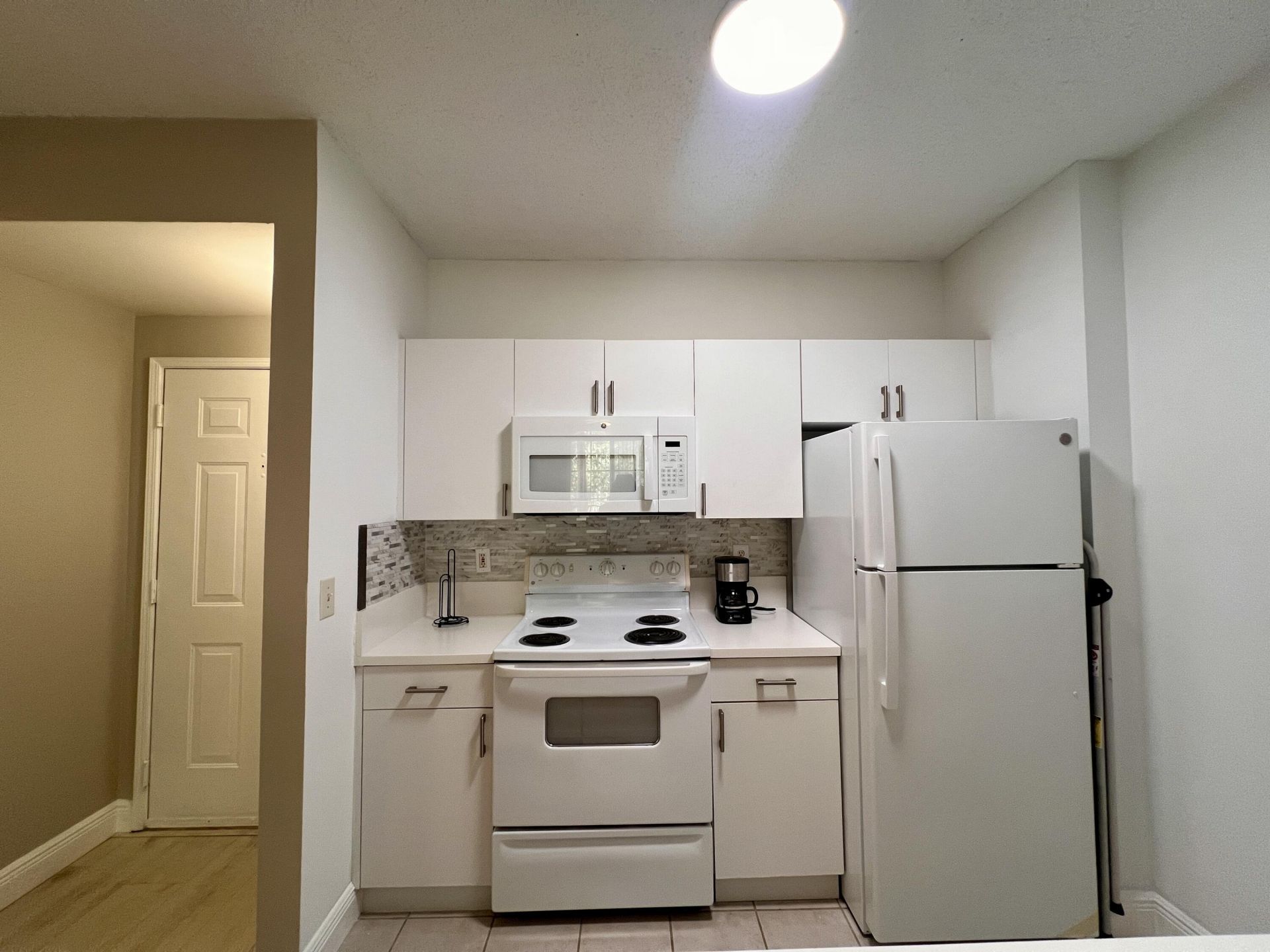 630 S Sapodilla Avenue, Unit 204, West Palm Beach, FL 33401 Photo