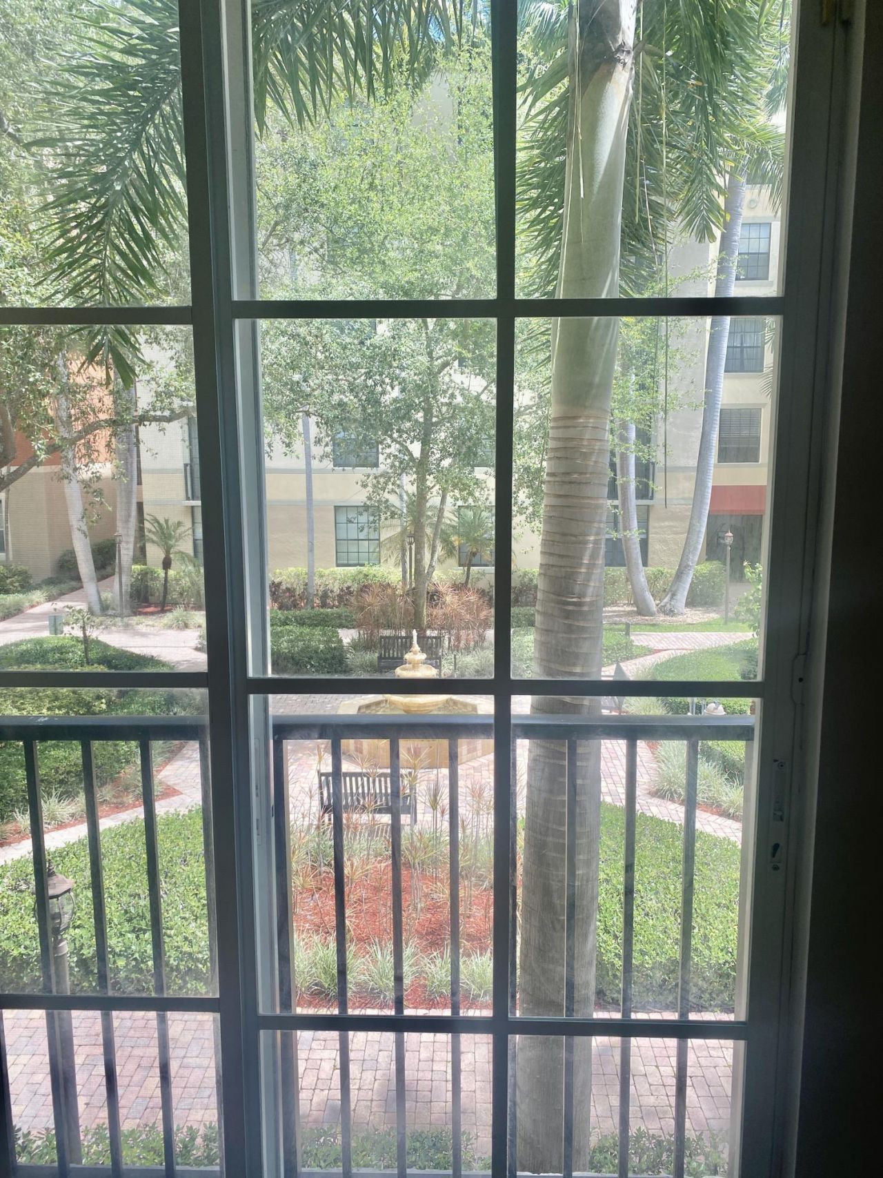 630 S Sapodilla Avenue, Unit 204, West Palm Beach, FL 33401 Photo