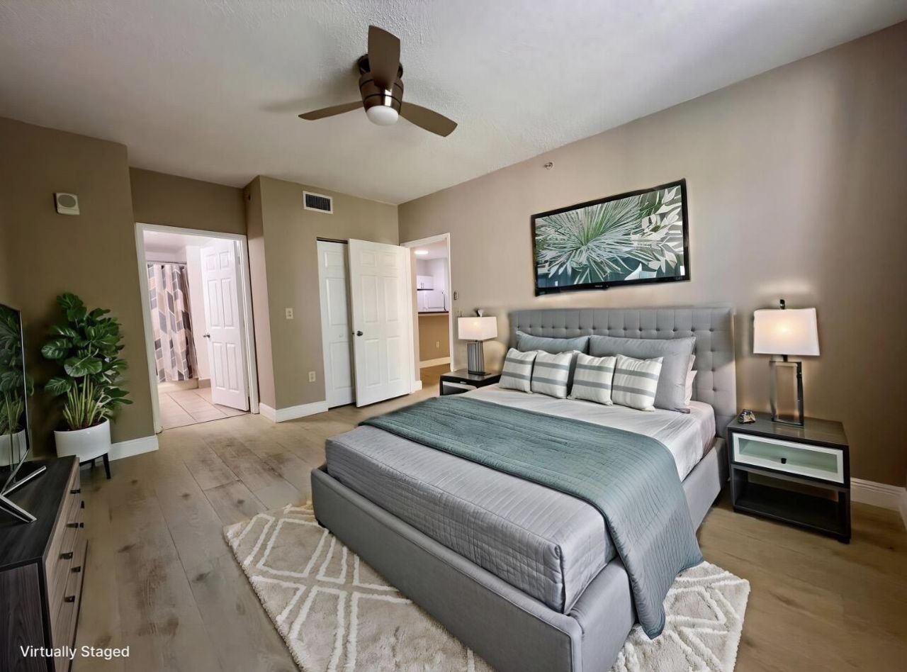 630 S Sapodilla Avenue, Unit 204, West Palm Beach, FL 33401 Photo