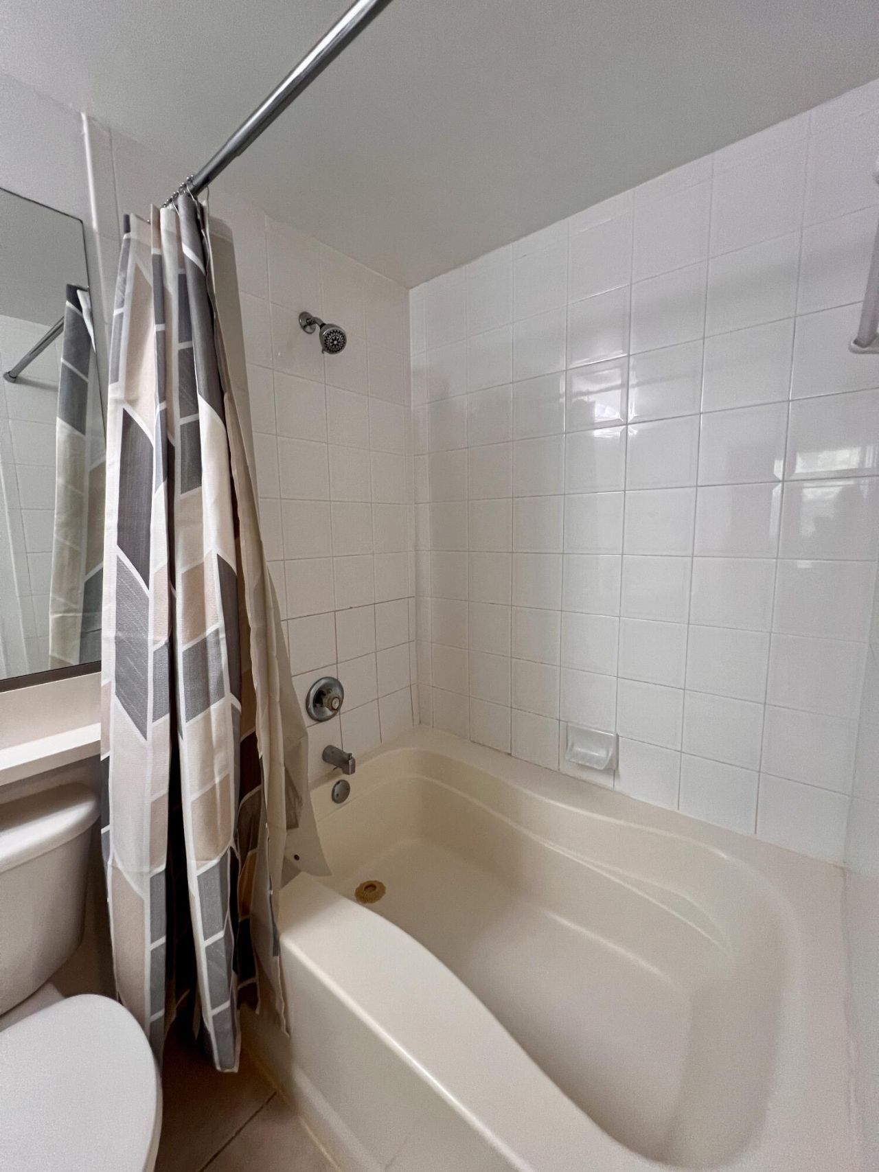 630 S Sapodilla Avenue, Unit 204, West Palm Beach, FL 33401 Photo