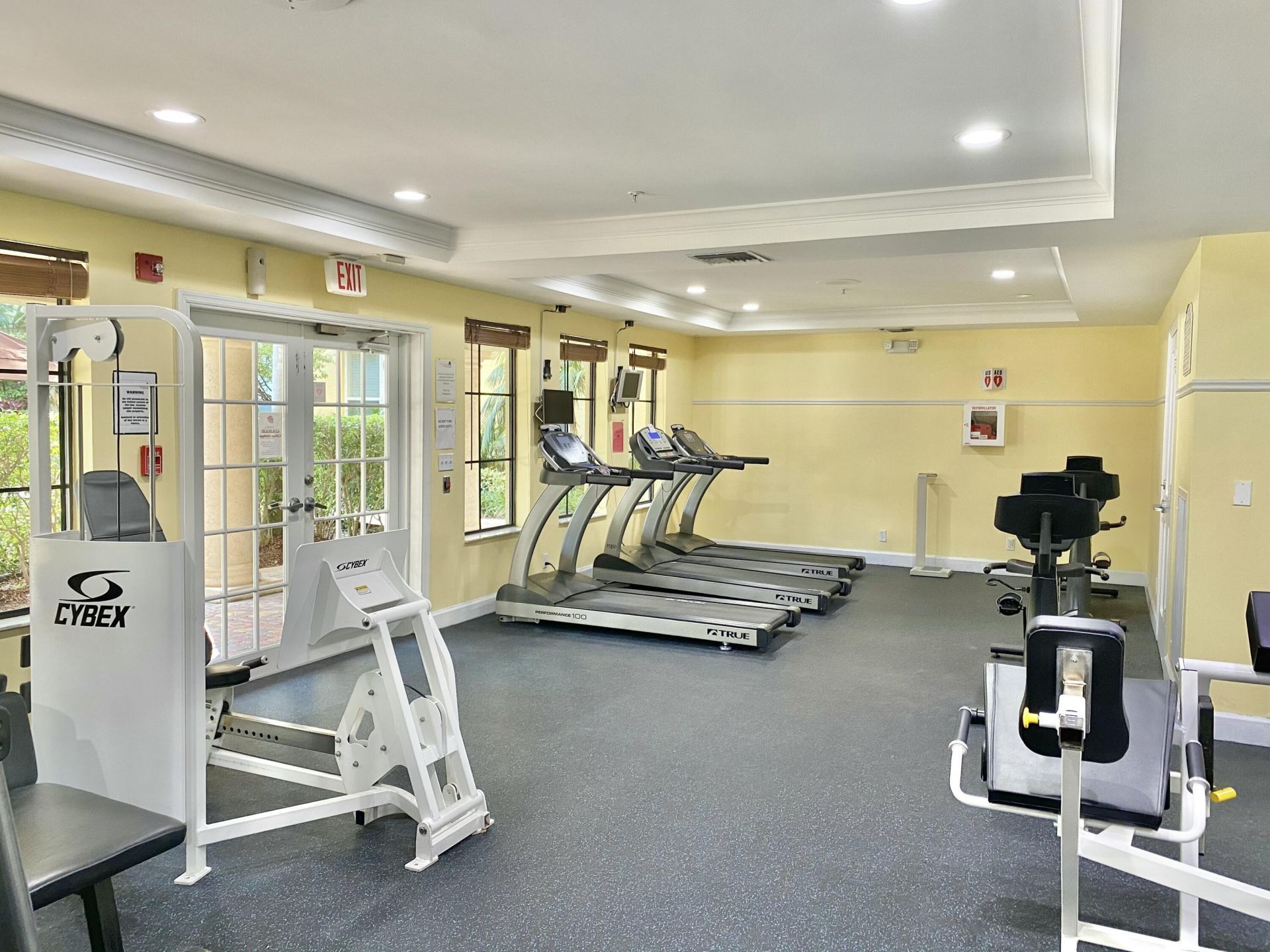 630 S Sapodilla Avenue, Unit 204, West Palm Beach, FL 33401 Photo