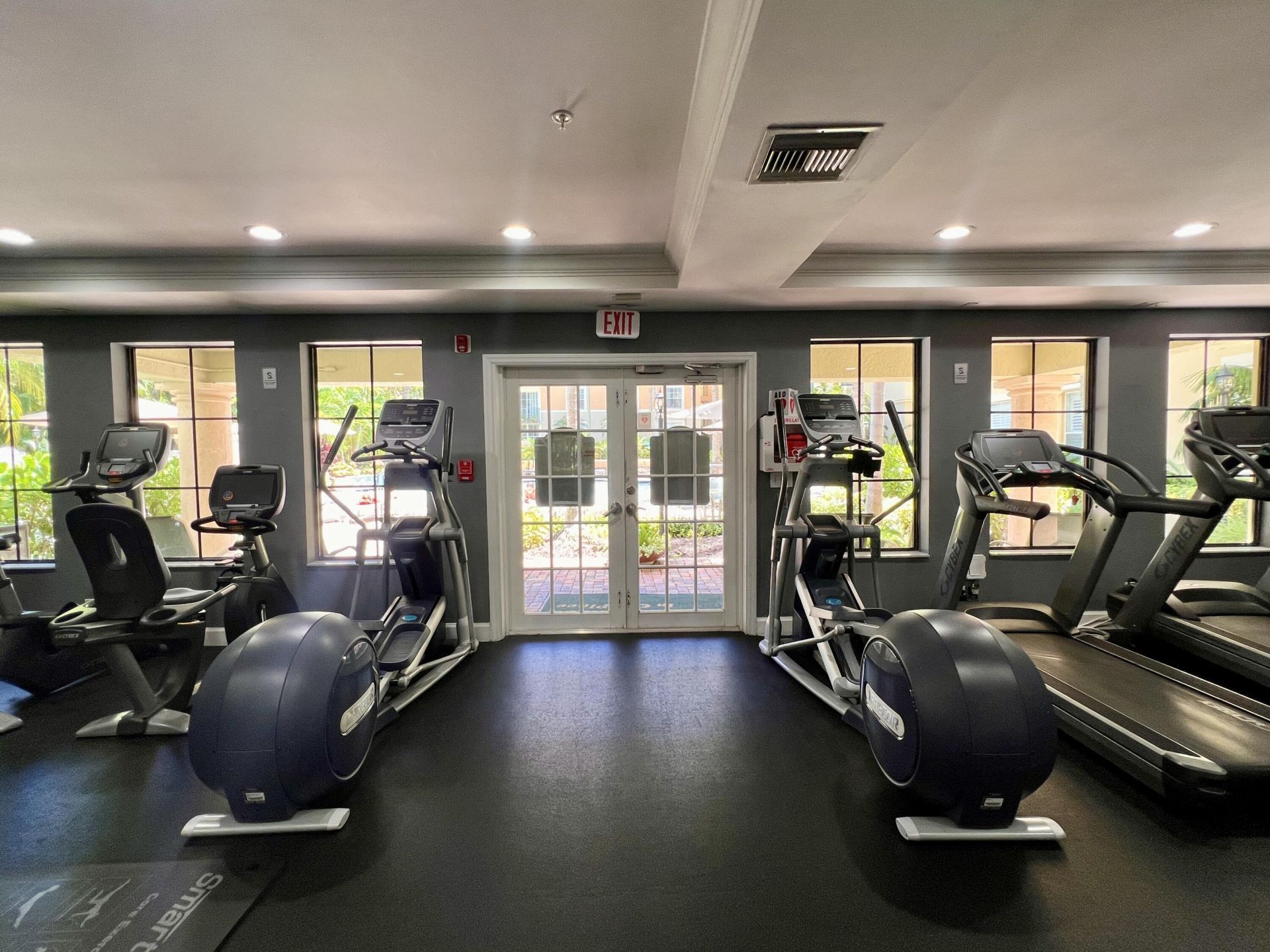 630 S Sapodilla Avenue, Unit 204, West Palm Beach, FL 33401 Photo
