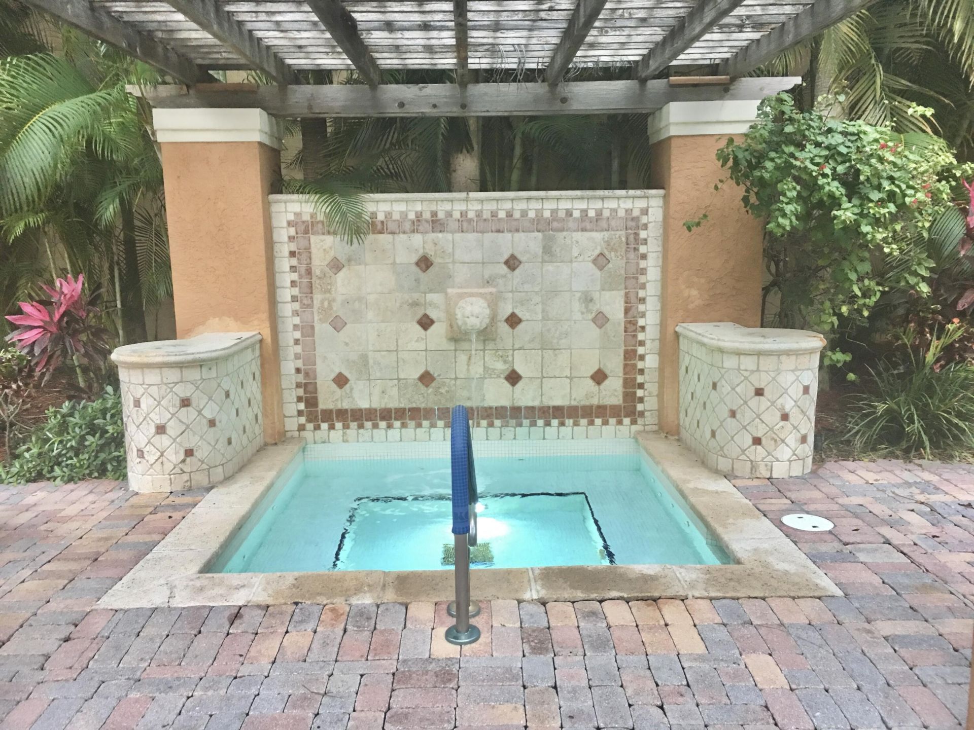 630 S Sapodilla Avenue, Unit 204, West Palm Beach, FL 33401 Photo
