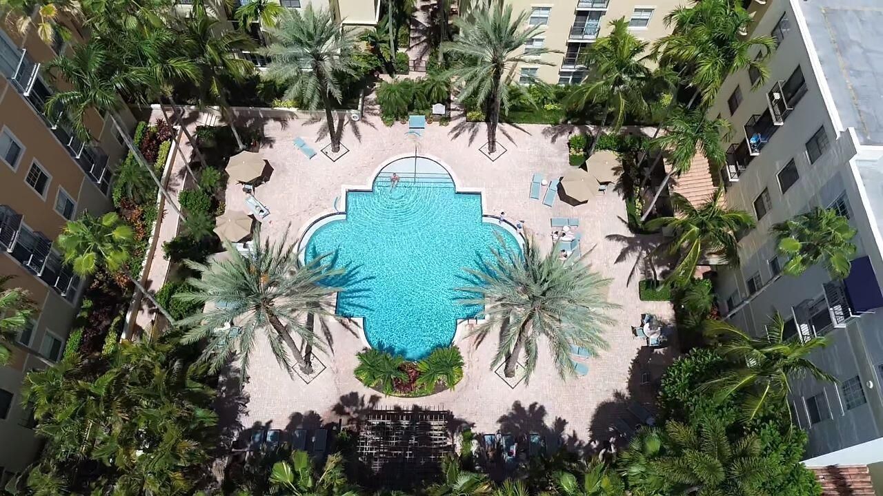 630 S Sapodilla Avenue, Unit 204, West Palm Beach, FL 33401 Photo