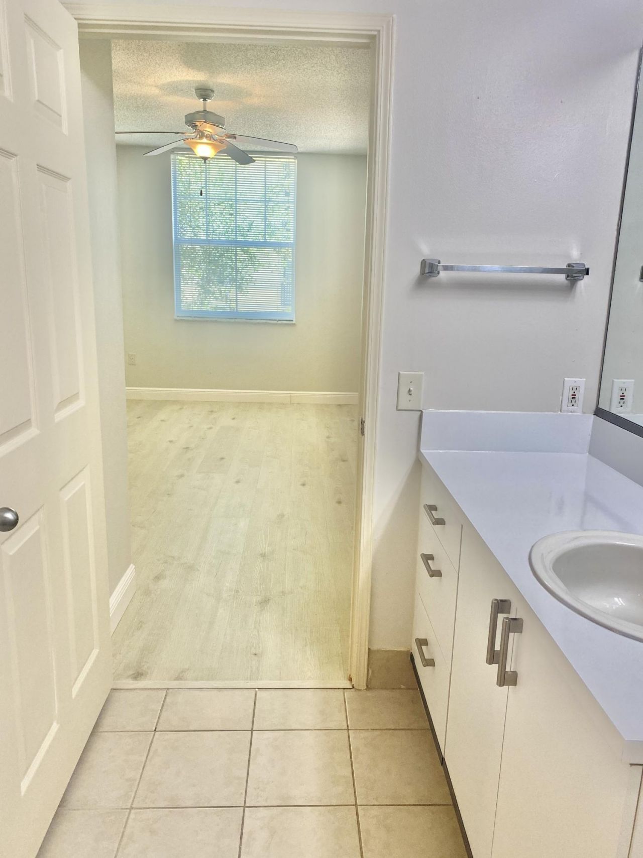630 S Sapodilla Avenue, Unit 204, West Palm Beach, FL 33401 Photo