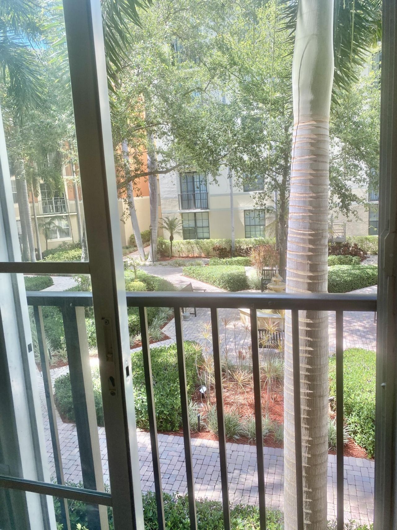 630 S Sapodilla Avenue, Unit 204, West Palm Beach, FL 33401 Photo