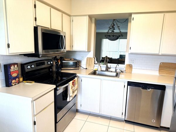 7146 Huntington Lane, Unit 403, Delray Beach, FL 33446