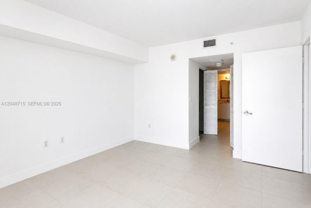 1800 N Bayshore Dr , Unit 4102, Miami, FL 33132 Photo