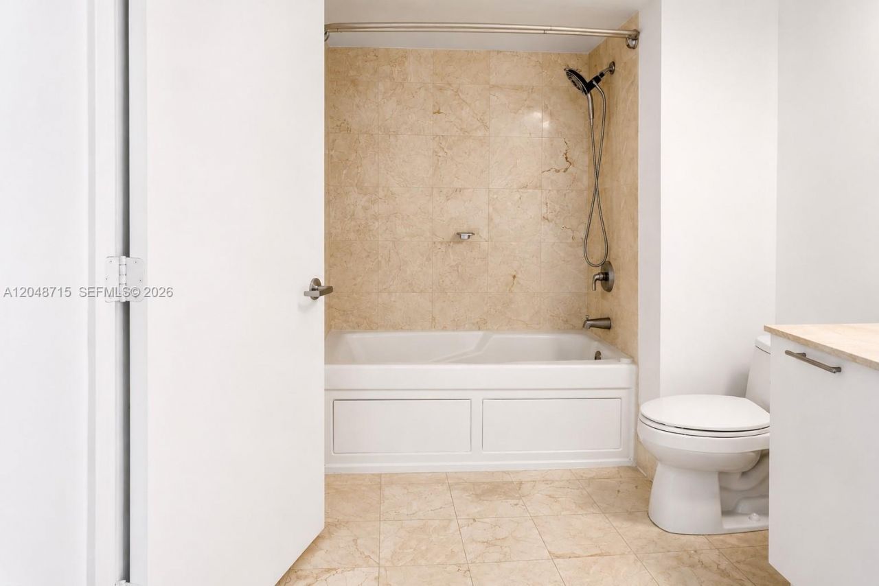 1800 N Bayshore Dr , Unit 4102, Miami, FL 33132 Photo