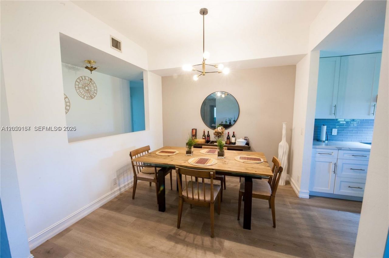 16301 Malibu Dr , Unit 79, Weston, FL 33326 Photo