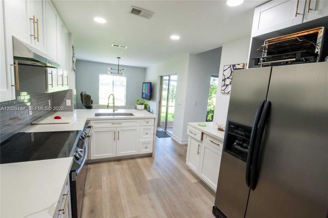 16301 Malibu Dr , Unit 79, Weston, FL 33326 Photo