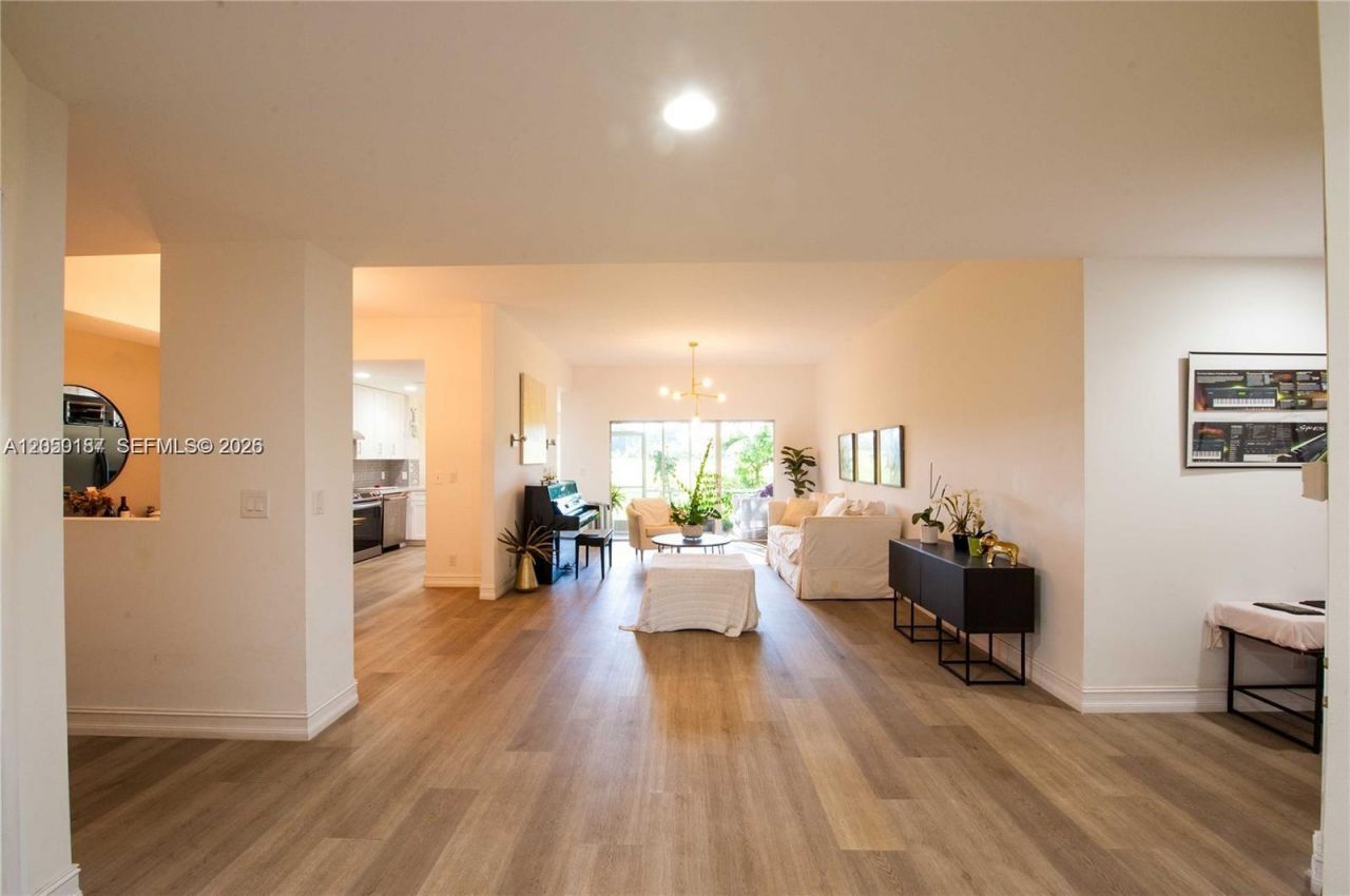16301 Malibu Dr , Unit 79, Weston, FL 33326 Photo
